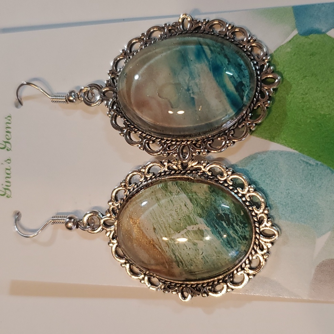 Jewlery Hand Crafted Earrings Resin Art Silver Color